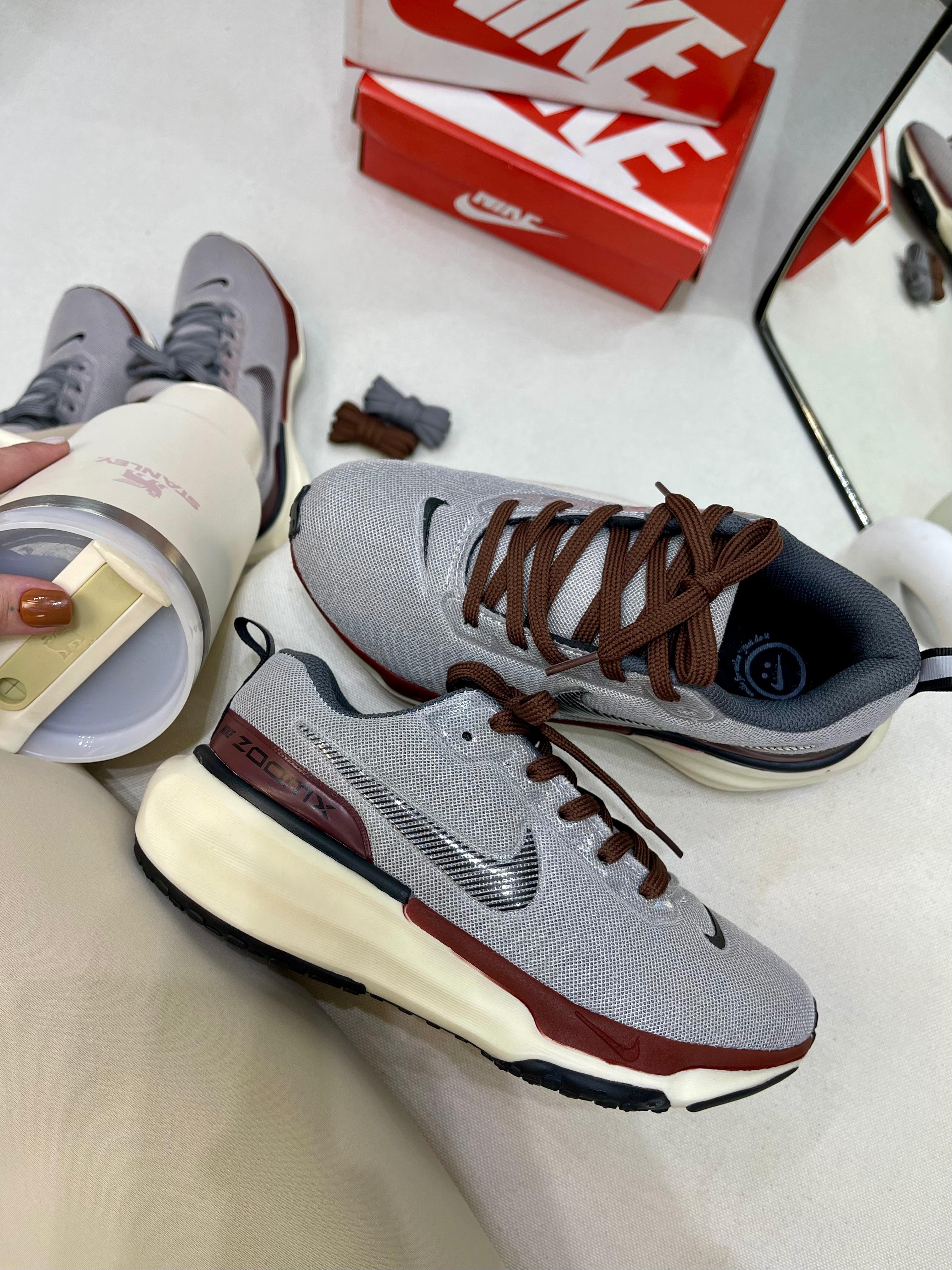 Tênis Feminino Zoomx 04 (2 Pares Cadarços)